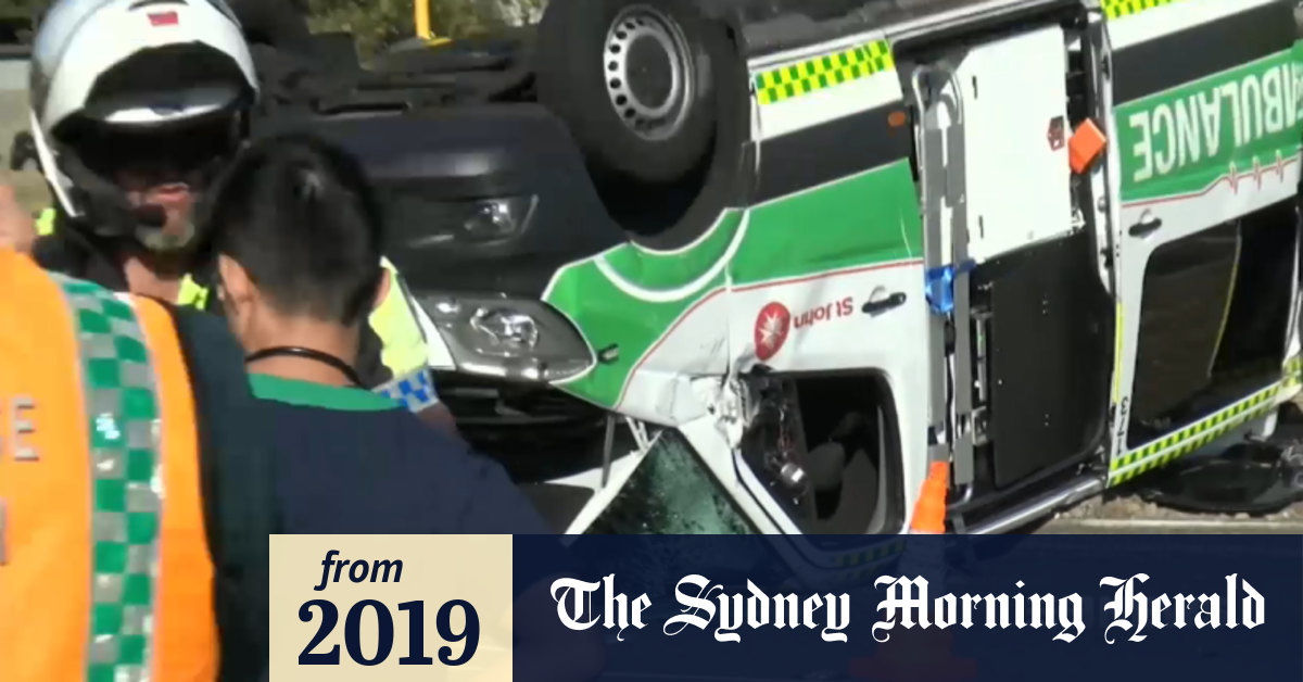 Video WA ambulance crash emergency